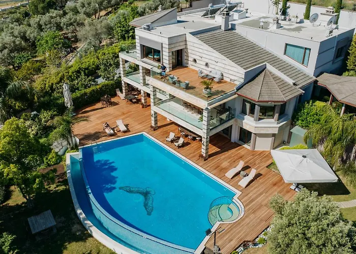 Doors Urla & BungalowsBoutique Hotel